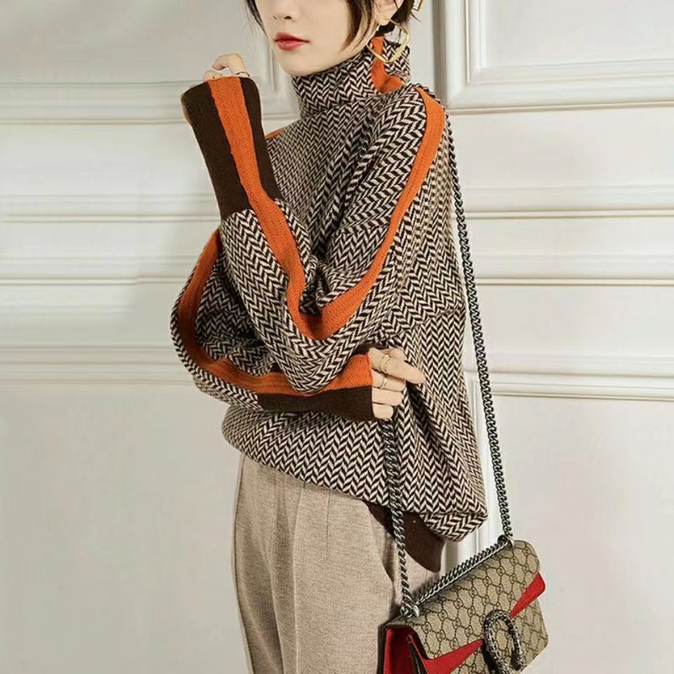 Stylischer Pullover Damen mit Rollkragen und grafischem Muster | T&S - 2 - Modeglanz