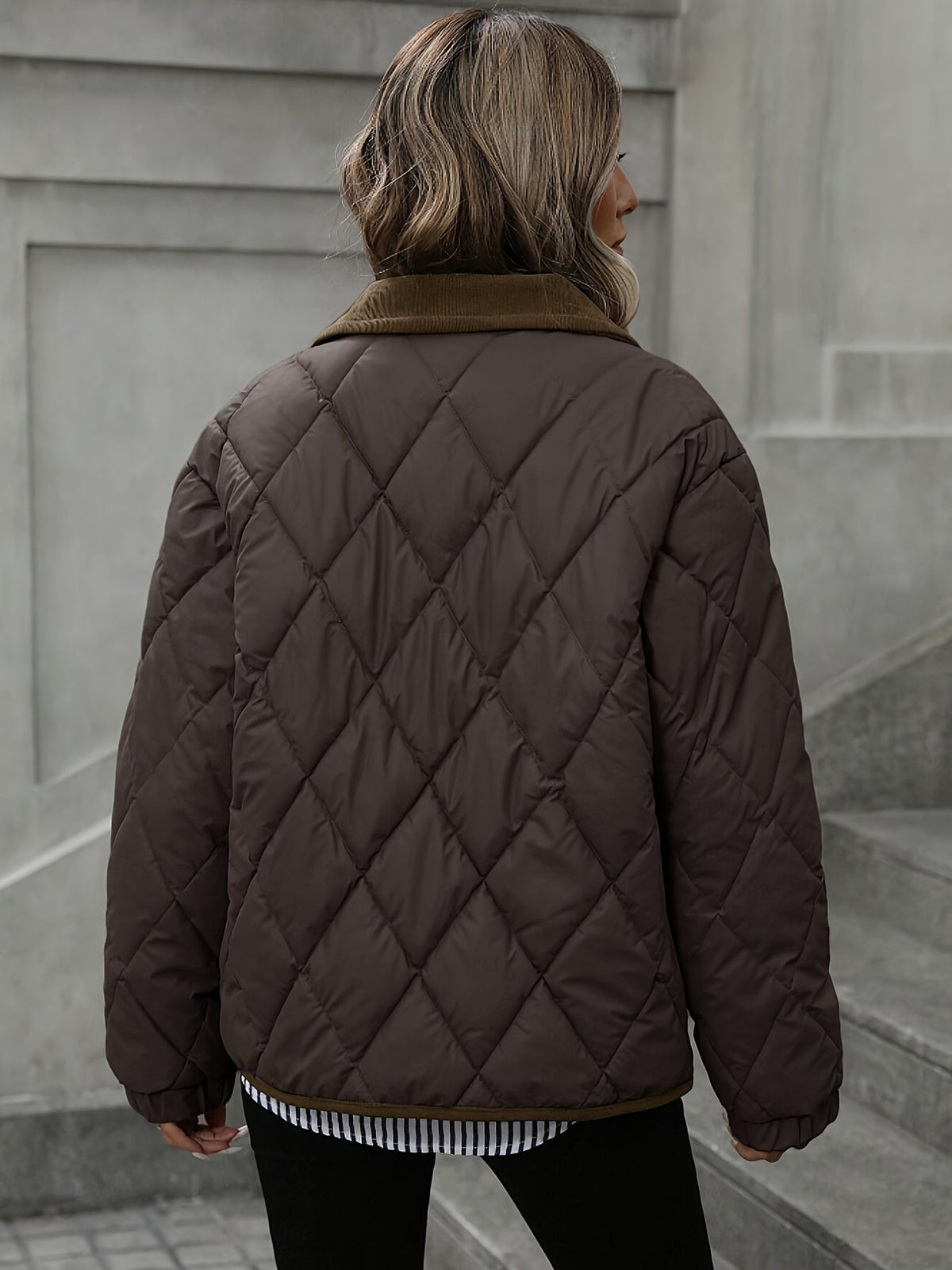 Damen Steppjacke mit praktischen Taschen und klassischem Kragen | T&S - 2 - Modeglanz