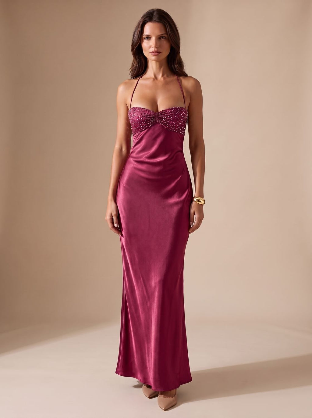 Abendkleid Damen mit Halterneck und figurbetonender Passform | T&S - 2 - Modeglanz