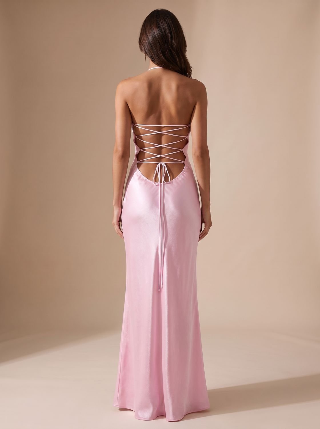 Abendkleid Damen mit Halterneck und figurbetonender Passform | T&S - 7 - Modeglanz