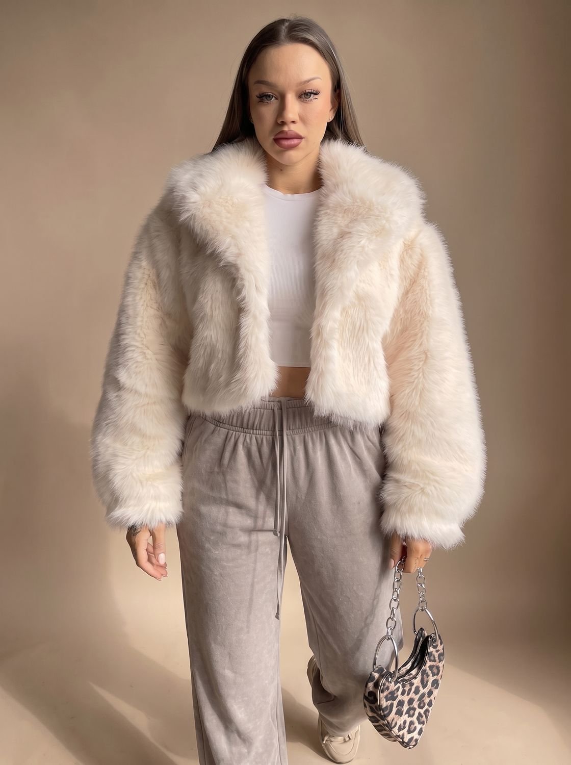 Faux Fur Jacke Damen mit weitem Schnitt und Kragen - 2 - Trendlinie