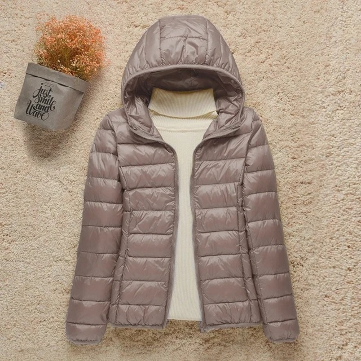 Damen Steppjacke mit Kapuze und tailliertem Schnitt - 3 - Trendlinie