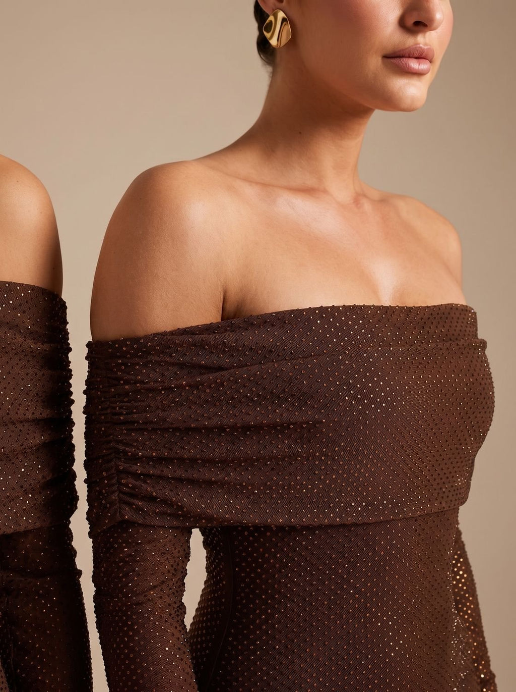 Abendkleid Damen schulterfrei mit langen Ärmeln und figurbetonter Silhouette - 10 - Trendlinie
