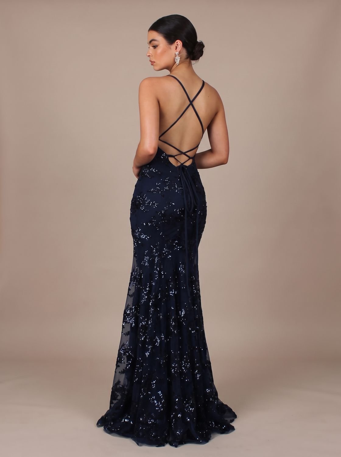 Abendkleid Damen mit tiefem V-Ausschnitt und Rückenausschnitt - 3 - Trendlinie