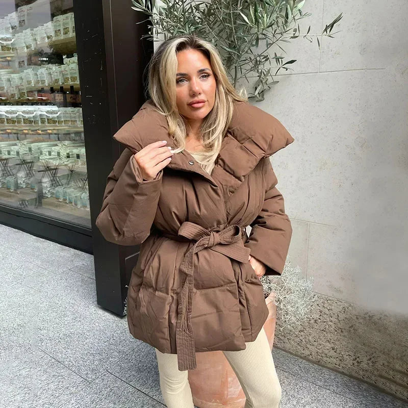Damen Jacke mit Taillengürtel und markantem Kragen – lässiger Oversize-Schnitt - 3 - Trendlinie