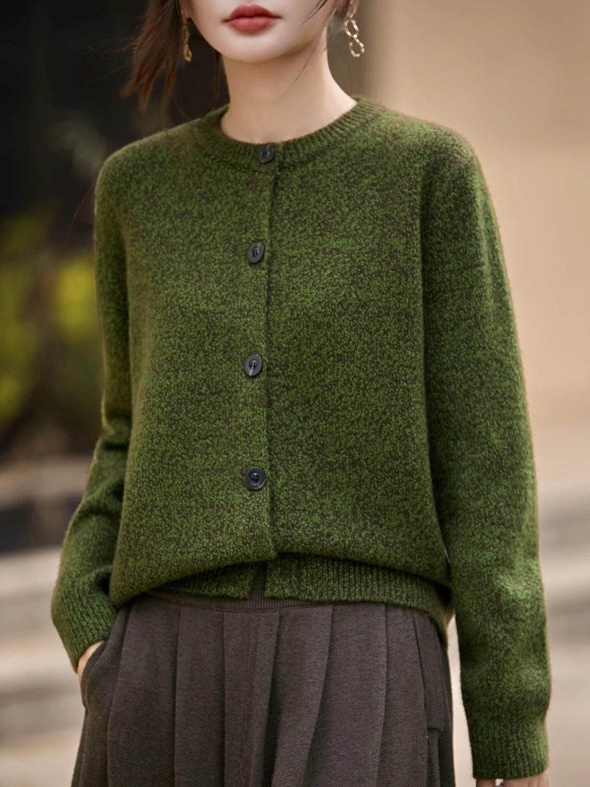 Stylischer Damen Cardigan mit Knöpfen und Rundhalsausschnitt - 5 - Trendlinie