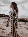 Maxikleid Damen mit figurbetonendem Schnitt und aufregendem Wellenmuster - 1 - Trendlinie