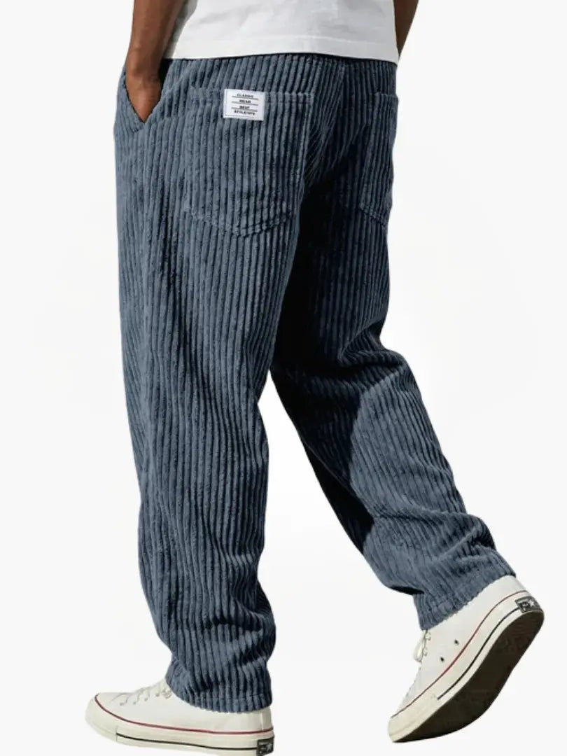 Bequeme Herren Cordhosen mit lässiger Passform und praktischen Taschen - 2 - Trendlinie