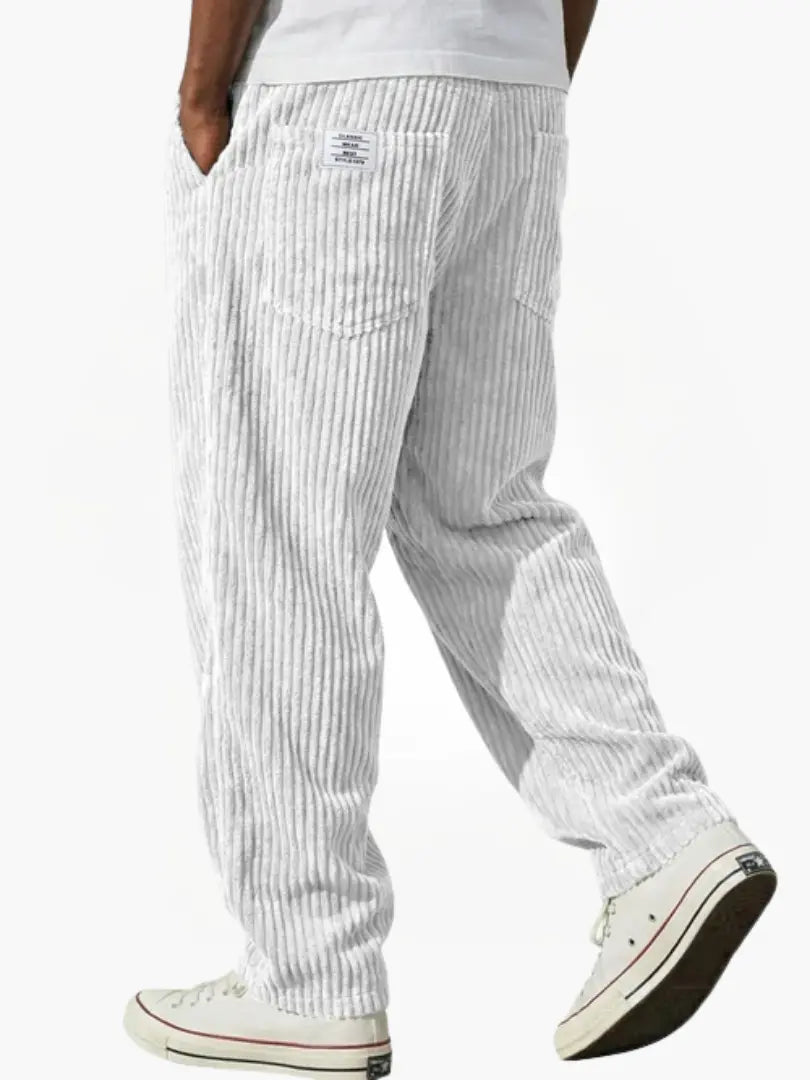 Bequeme Herren Cordhosen mit lässiger Passform und praktischen Taschen - 4 - Trendlinie