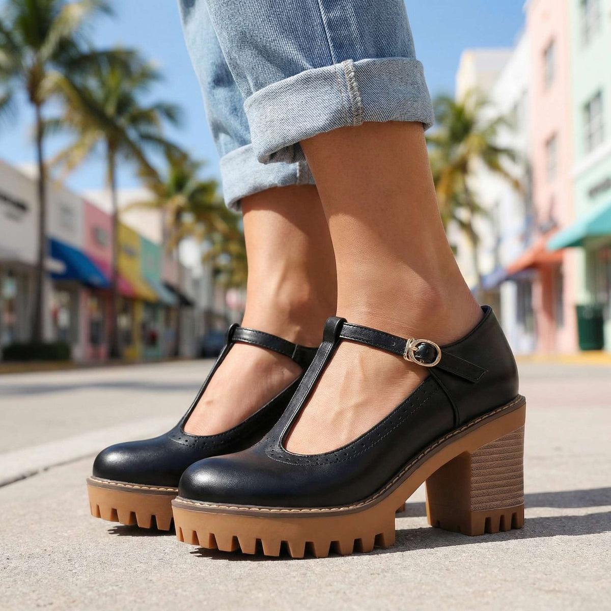 Damen Pumps mit Blockabsatz und T-Strap-Design - 6 - Trendlinie