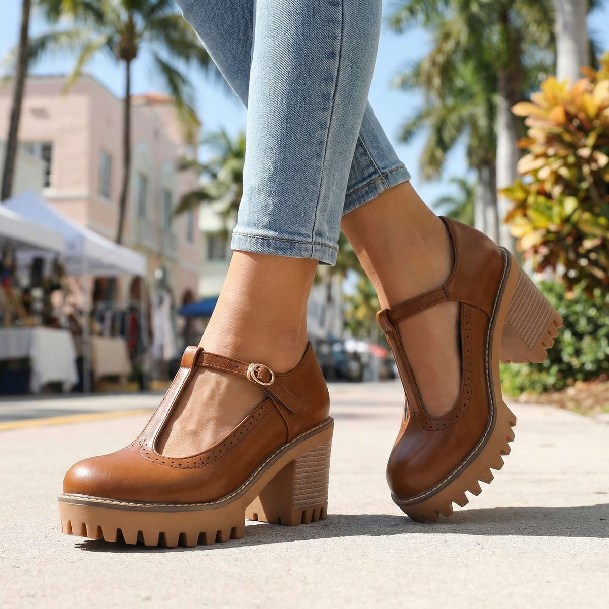Damen Pumps mit Blockabsatz und T-Strap-Design - 11 - Trendlinie