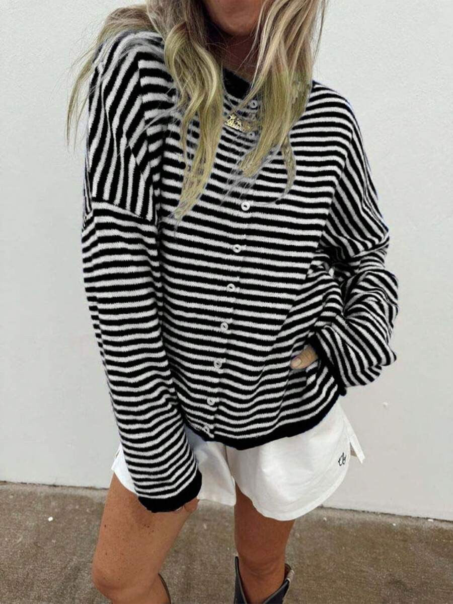 Cardigan Damen gestreift mit Knopfdetails und V-Ausschnitt - 7 - Trendlinie