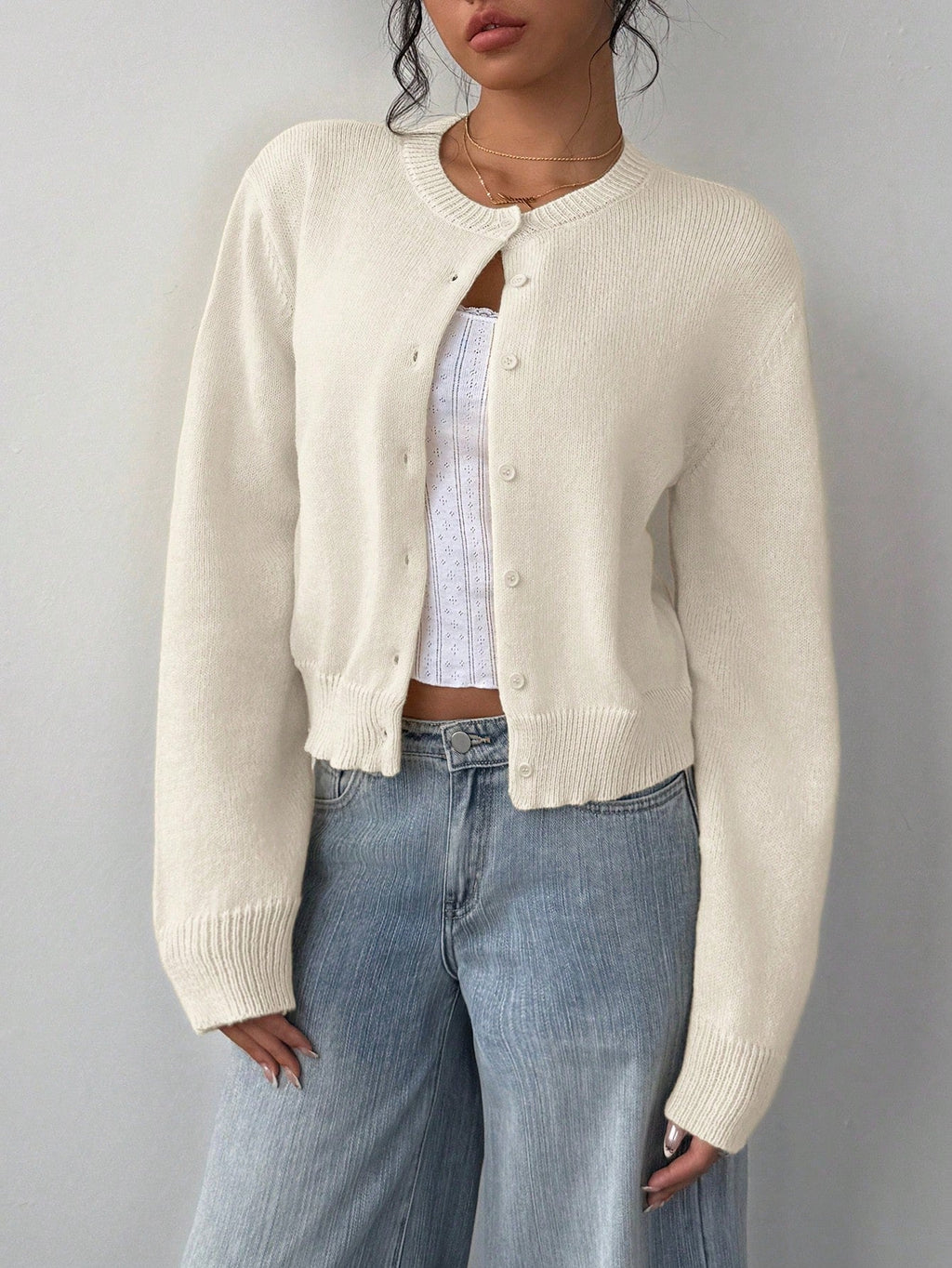 Cardigan Damen mit Rundhalsausschnitt und Knopfdetails - 4 - Trendlinie