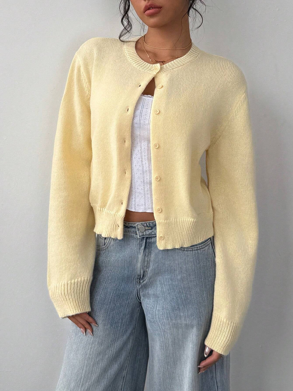 Cardigan Damen mit Rundhalsausschnitt und Knopfdetails - 6 - Trendlinie