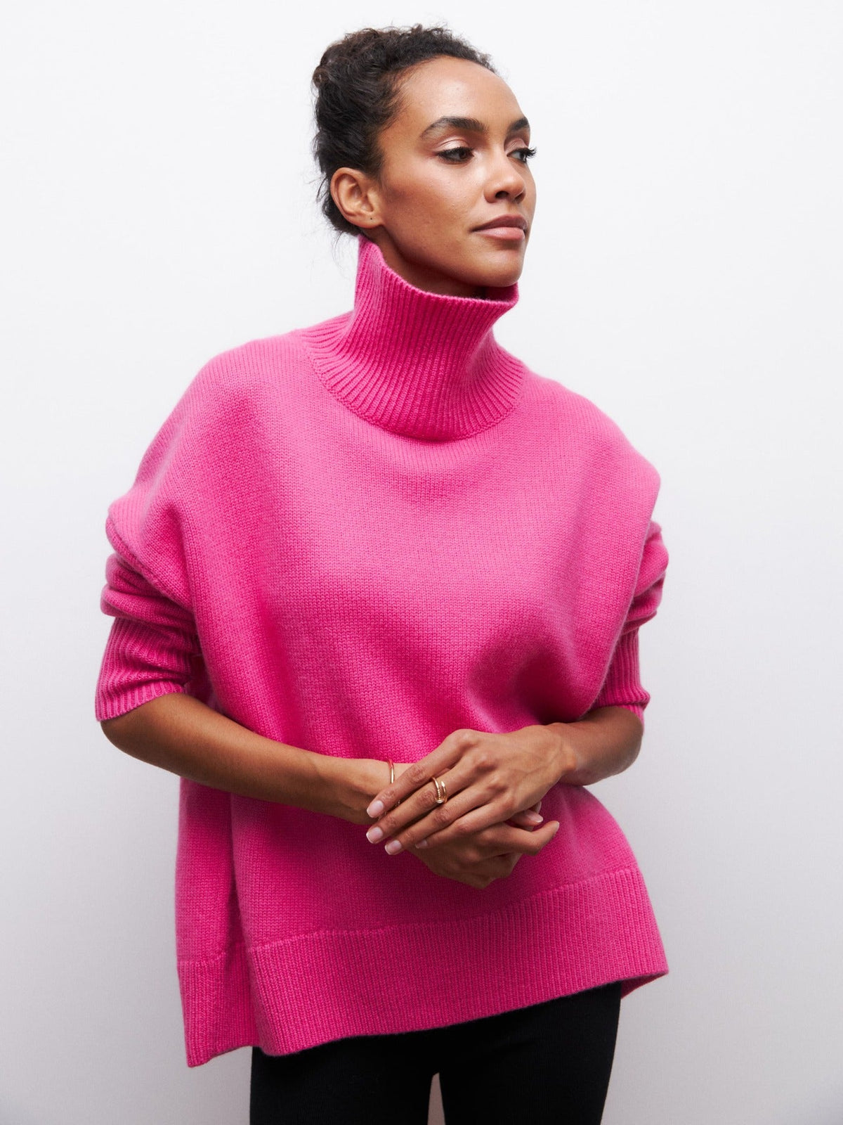 Damen Pullover mit hohem Kragen und lockerer Passform - 1 - Trendlinie