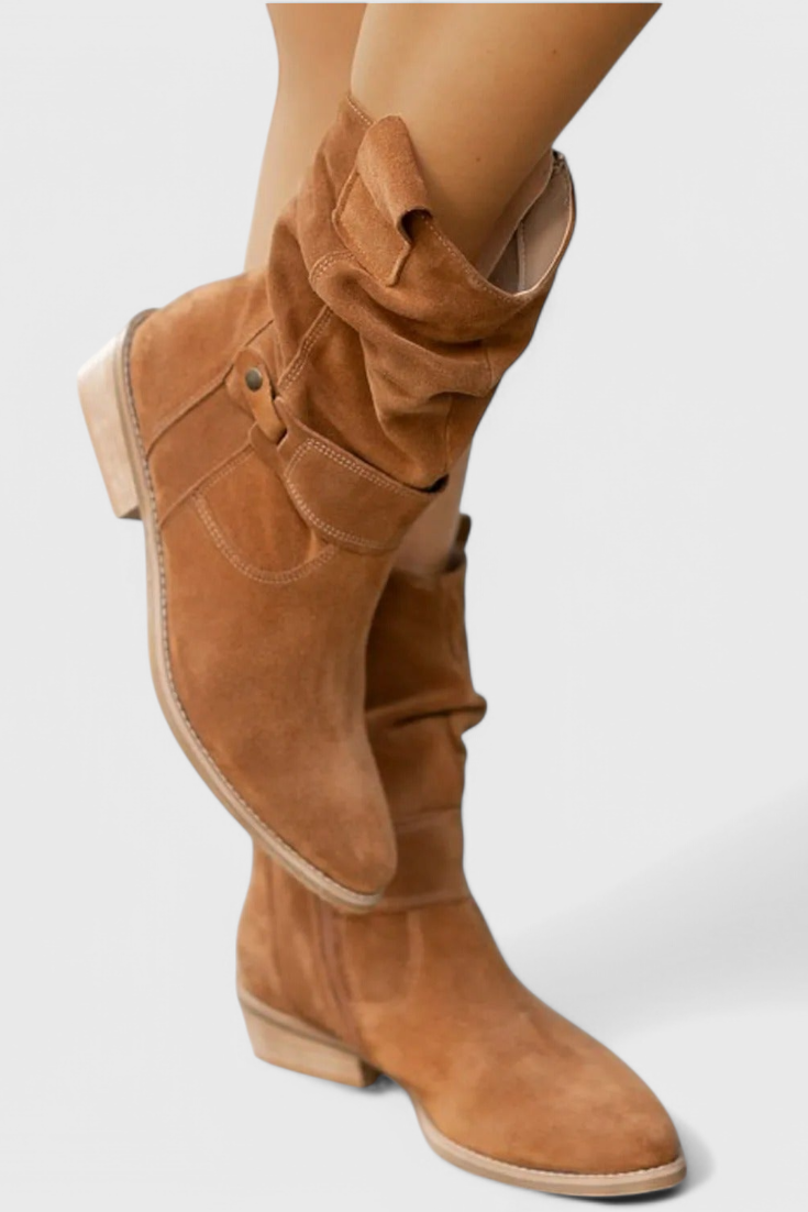 Damen Boots mit Raffung und dekorativem Riemen - 2 - Trendlinie
