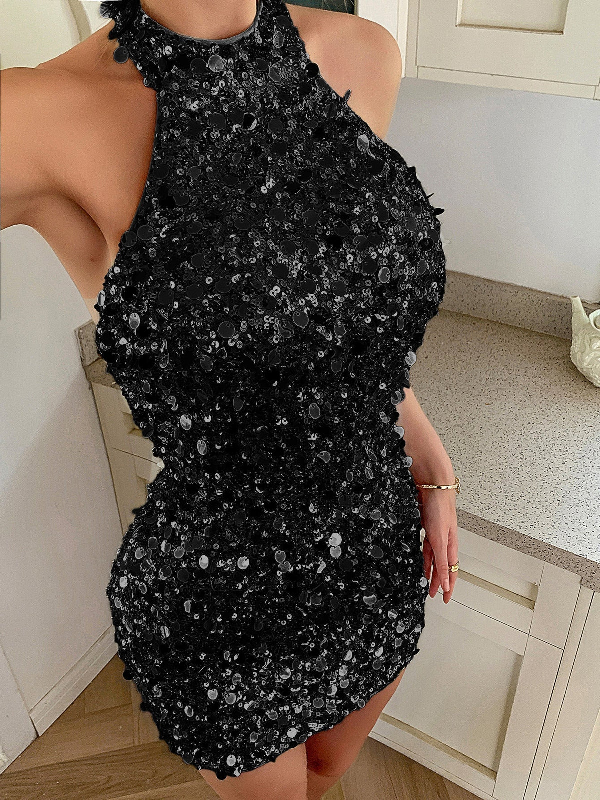 Mini Kleid Damen mit Stehkragen und figurbetonter Passform - 8 - Trendlinie