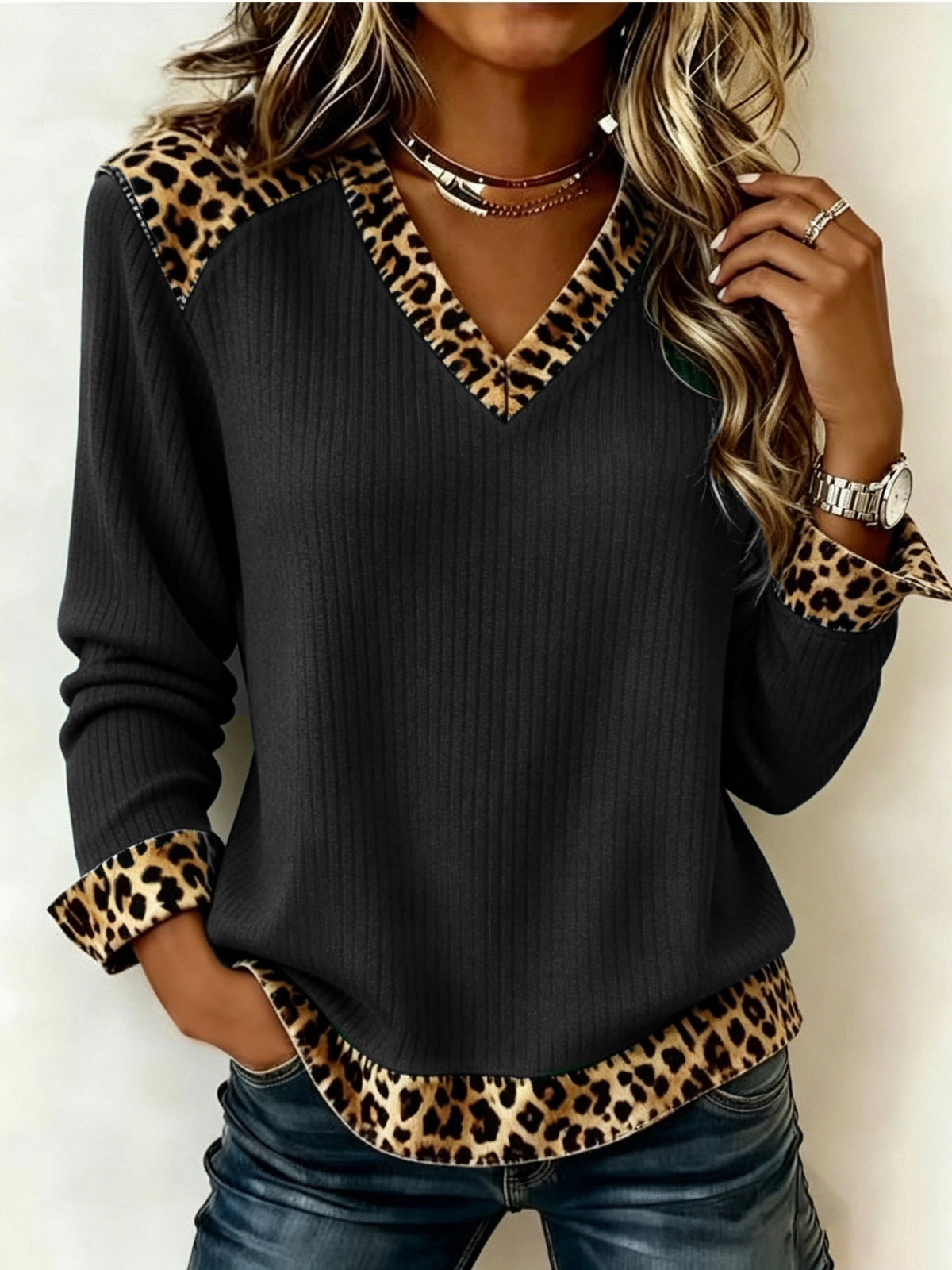 Elegante Damenbluse mit V-Ausschnitt und Tiermuster-Details - 10 - Trendlinie