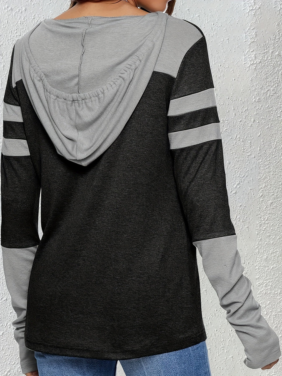 Damen Hoodie mit praktischen Daumenlöchern und sportlichen Streifen - 3 - Trendlinie