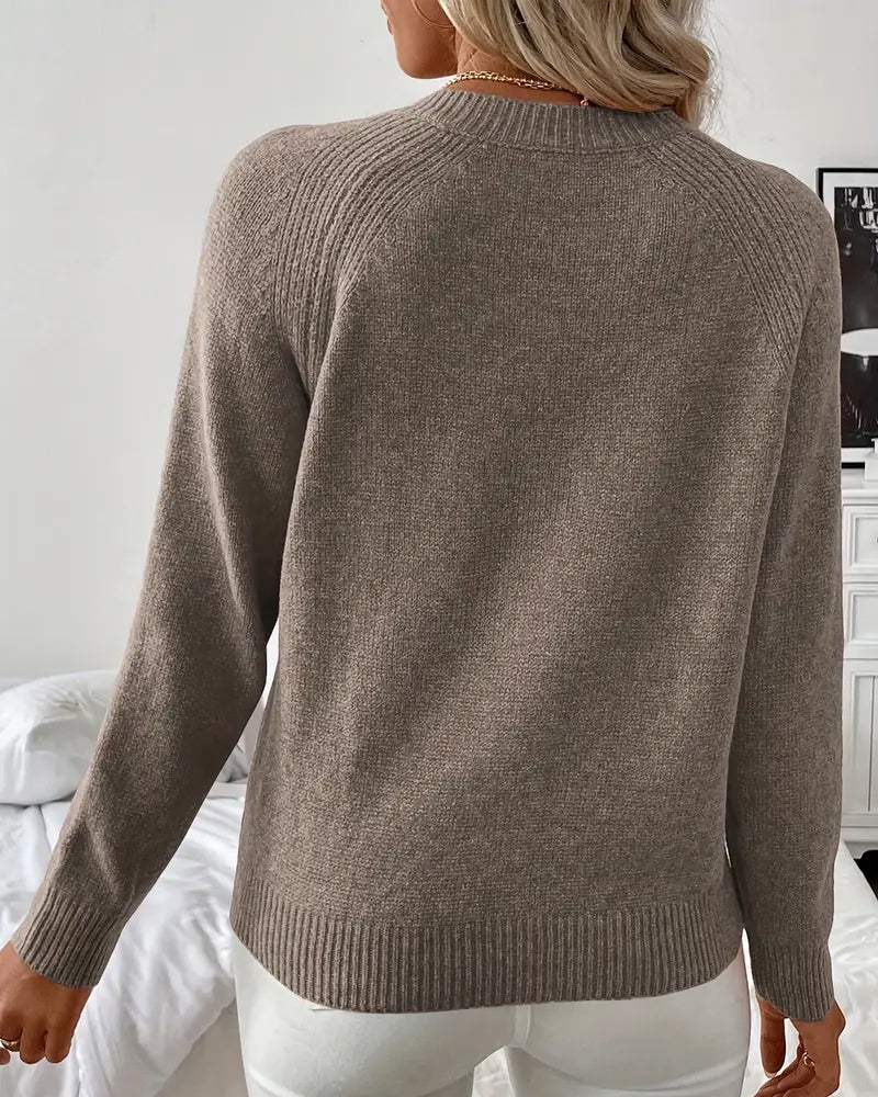 Damenpullover mit Raglanärmeln und dekorativen Knöpfen - 3 - Trendlinie