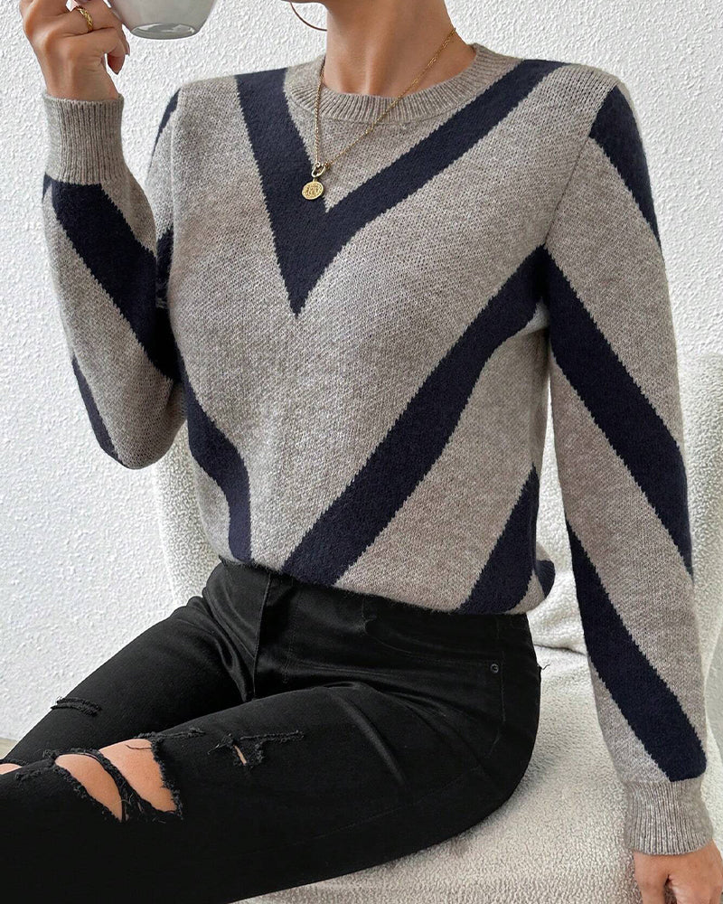 Damenpullover mit V-Ausschnitt und modernem geometrischen Design - 7 - Trendlinie