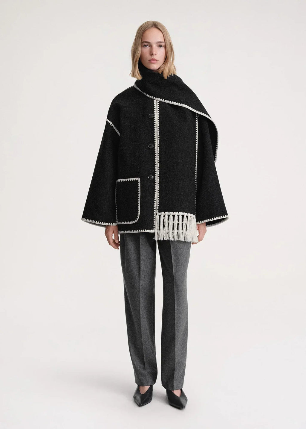 Damen Jacke mit Stehkragen und modischen Fransen - 1 - Trendlinie