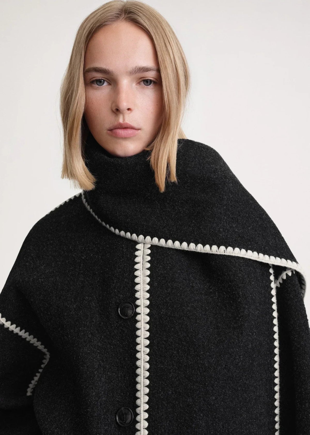 Damen Jacke mit Stehkragen und modischen Fransen - 16 - Trendlinie