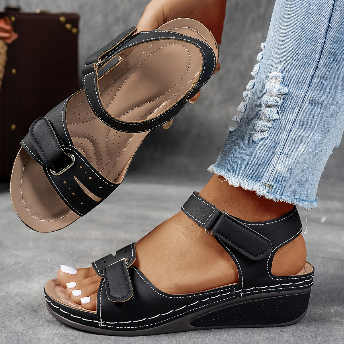 Damen Sandalen mit verstellbarem Riemen und bequemer Sohle - 4 - Trendlinie