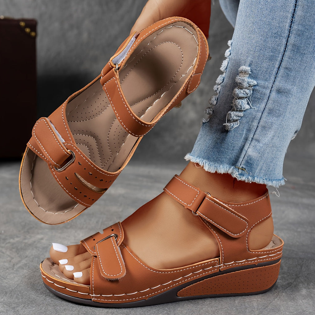 Damen Sandalen mit verstellbarem Riemen und bequemer Sohle - 5 - Trendlinie