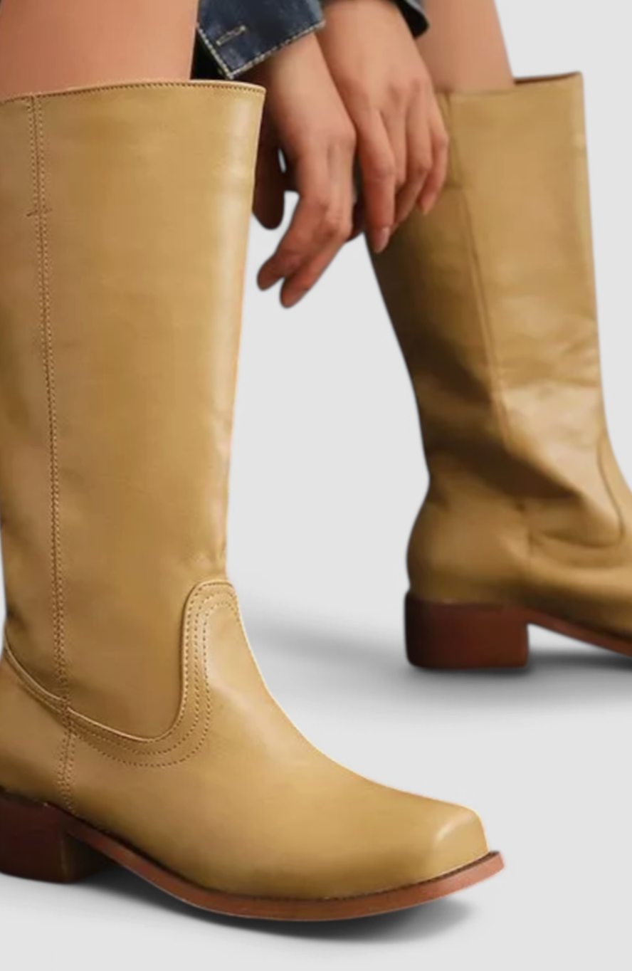 Kniehohe Damenstiefel mit Blockabsatz und taillierter Form - 1 - Trendlinie