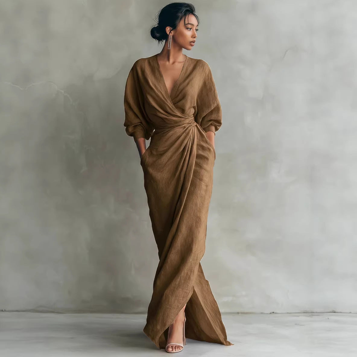 Maxikleid Damen mit Wickelschnitt und V-Ausschnitt - 10 - Trendlinie