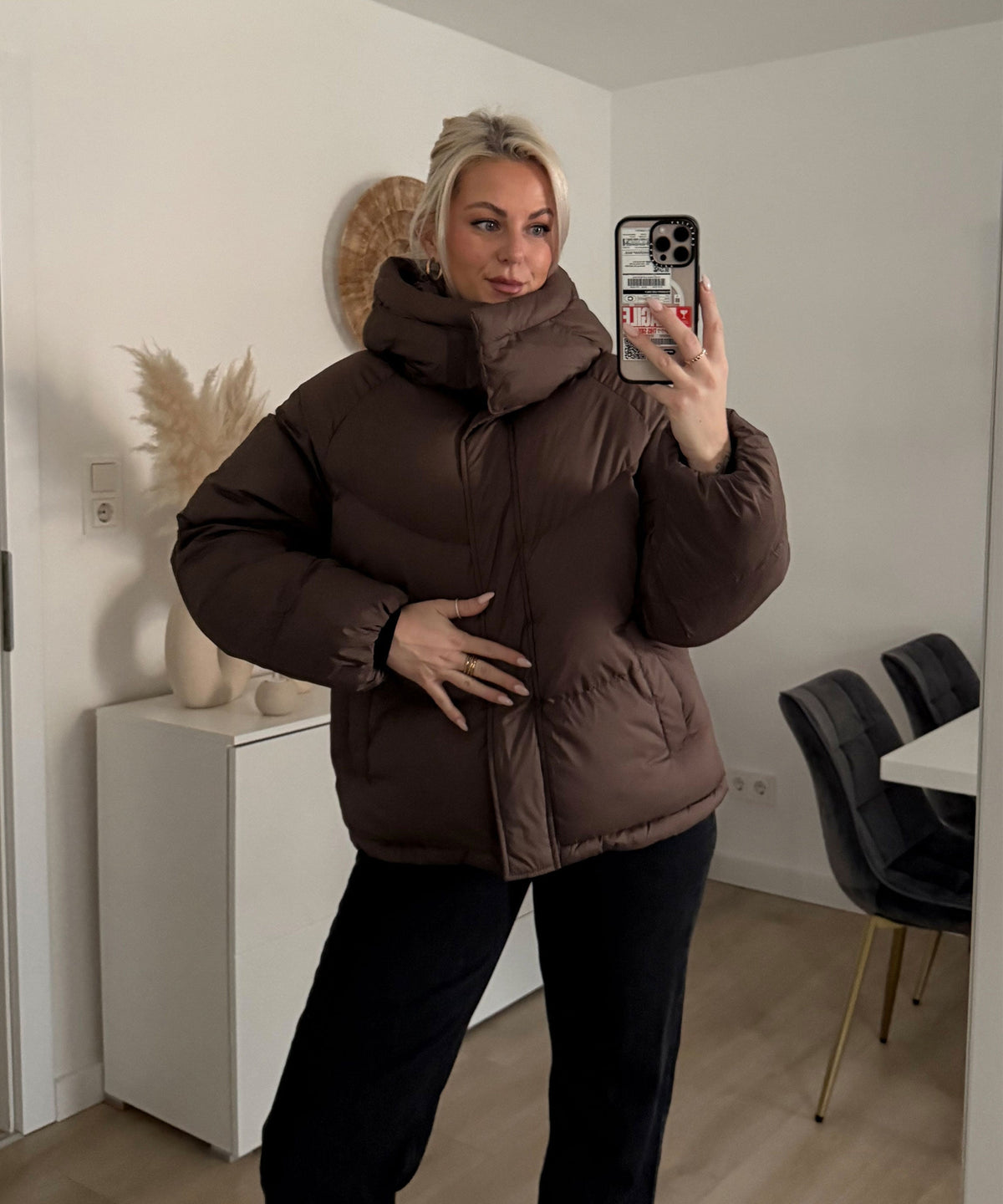 Damen Pufferjacke mit Kapuze im Oversize-Stil und praktischem Reißverschluss - 2 - Trendlinie