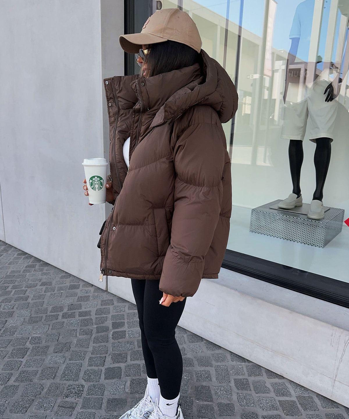 Damen Pufferjacke mit Kapuze im Oversize-Stil und praktischem Reißverschluss - 5 - Trendlinie