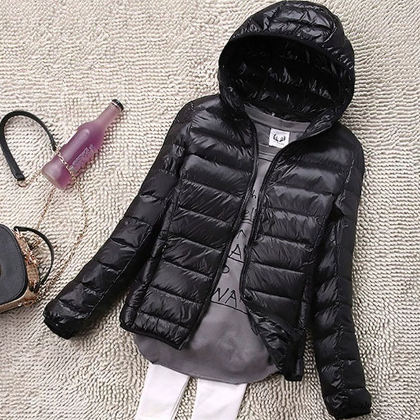 Damen Slim-Fit Jacke mit Kapuze für stilvolle Auftritte - 2 - Trendlinie
