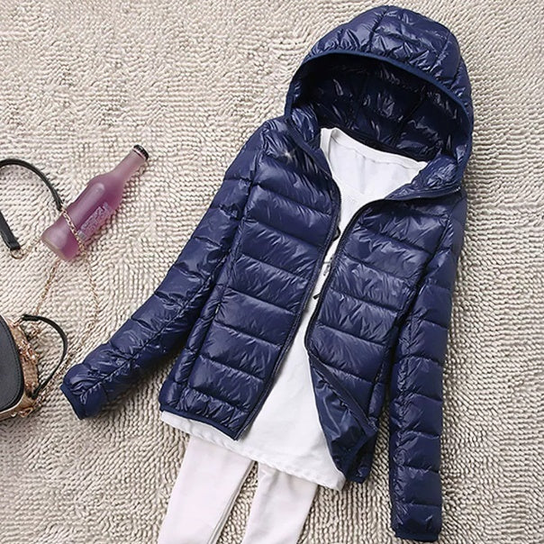 Damen Slim-Fit Jacke mit Kapuze für stilvolle Auftritte - 3 - Trendlinie
