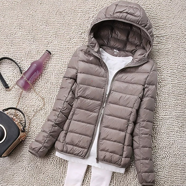 Damen Slim-Fit Jacke mit Kapuze für stilvolle Auftritte - 5 - Trendlinie