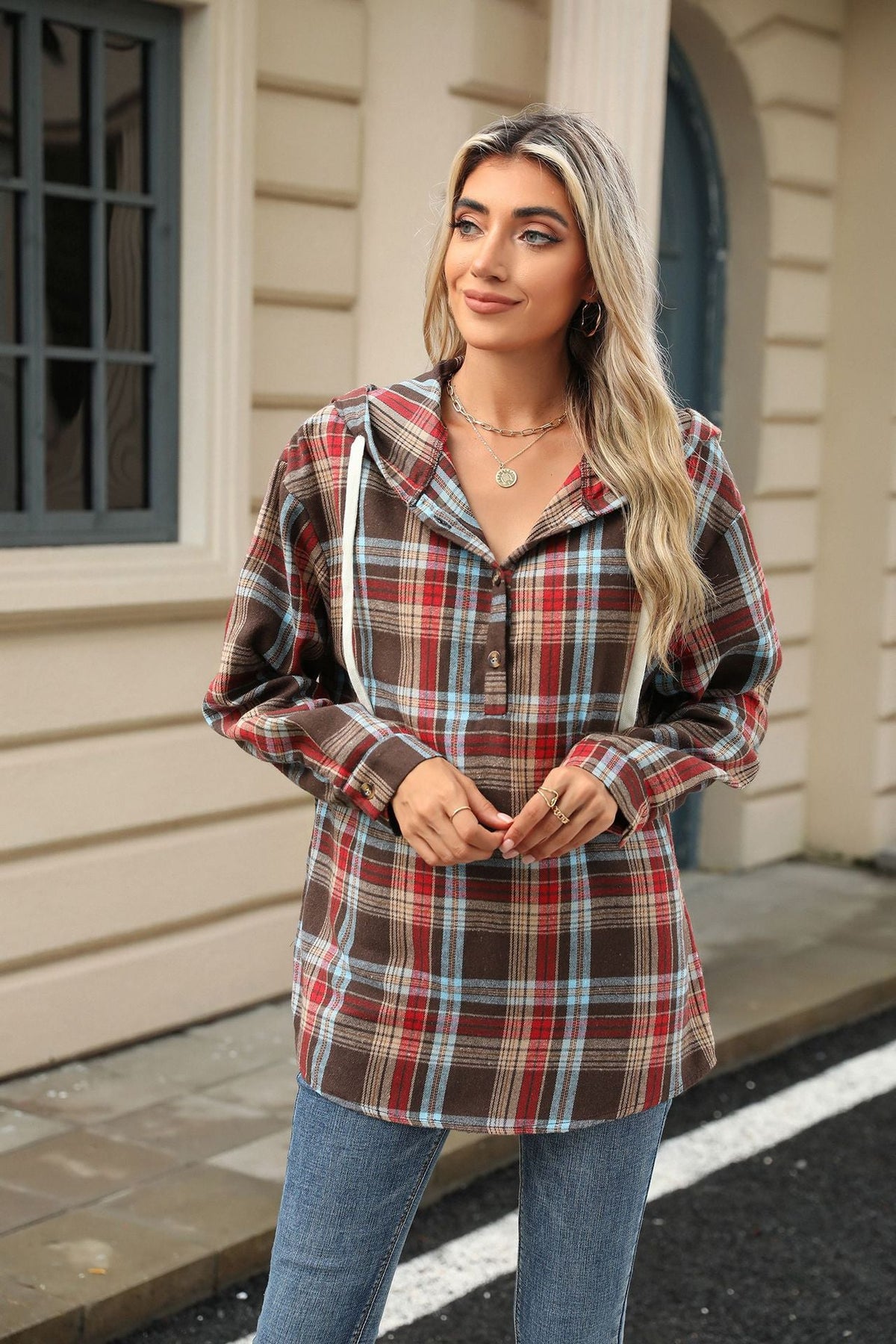 Damen Hoodie mit Lockerem Schnitt und Knopfdetails - 1 - Trendlinie