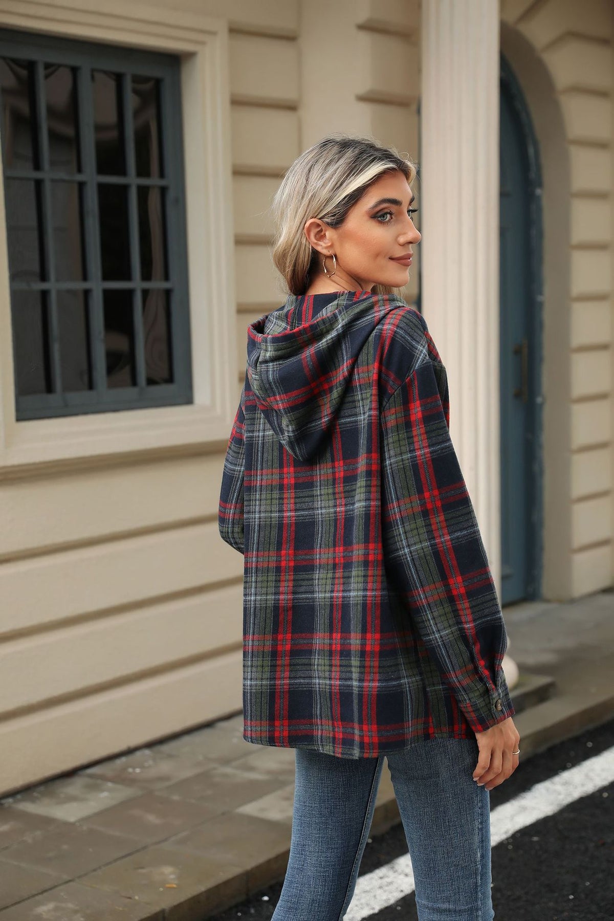 Damen Hoodie mit Lockerem Schnitt und Knopfdetails - 3 - Trendlinie