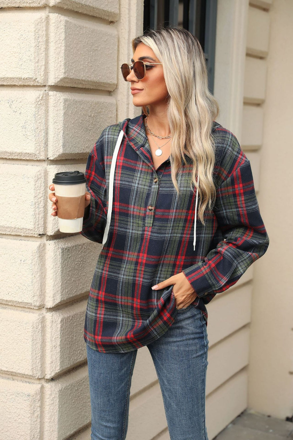 Damen Hoodie mit Lockerem Schnitt und Knopfdetails - 5 - Trendlinie