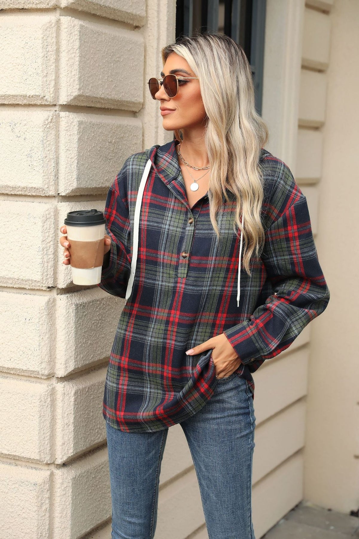 Damen Hoodie mit Lockerem Schnitt und Knopfdetails - 5 - Trendlinie