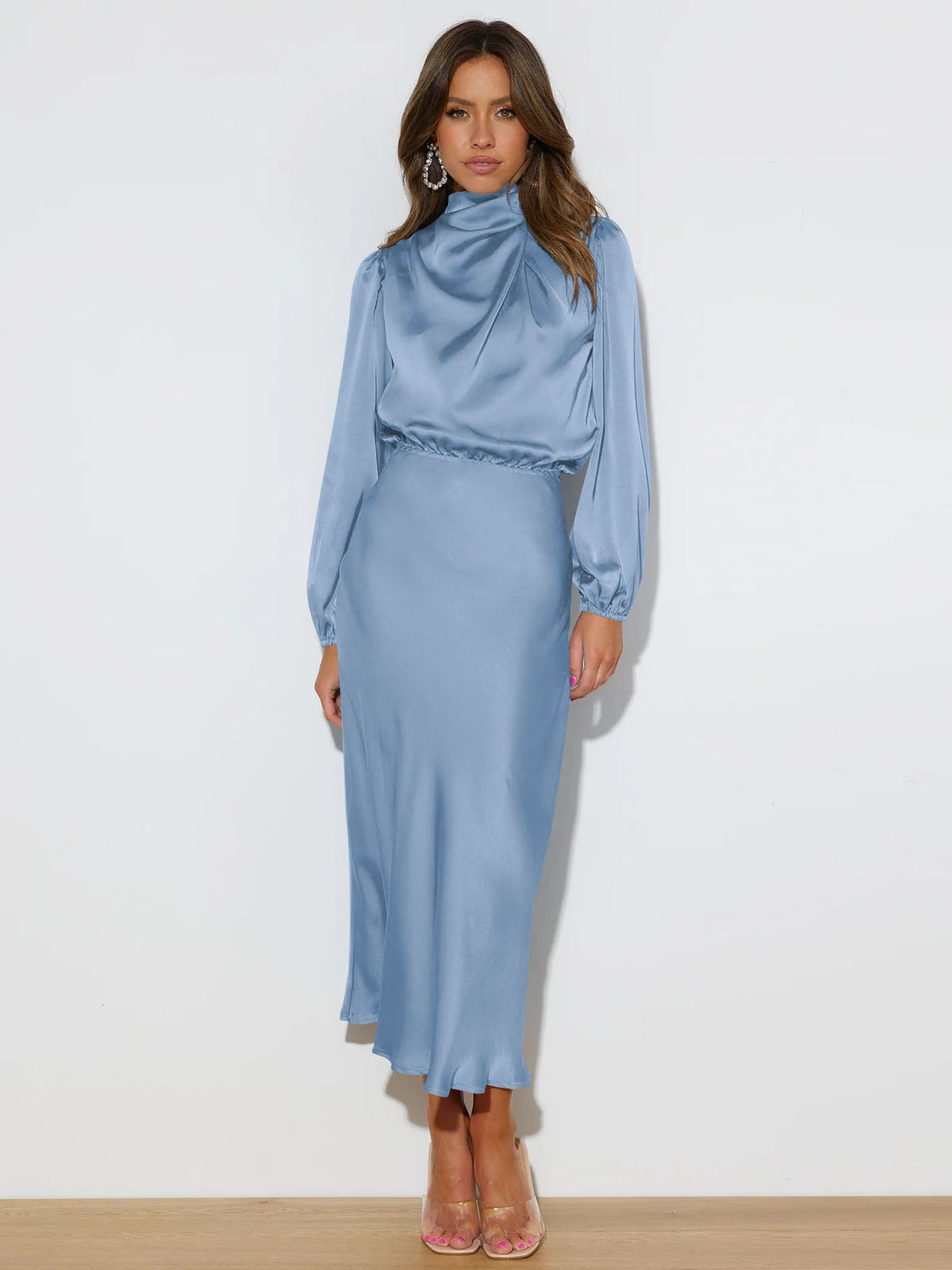 Elegantes Midi Kleid für Damen mit hohem Kragen und langen Ärmeln - 3 - Trendlinie