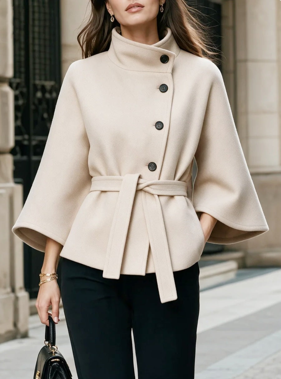 Modischer Damenmantel mit eleganten ausgestellten Ärmeln und asymmetrischen Knopfdetails - 7 - Trendlinie