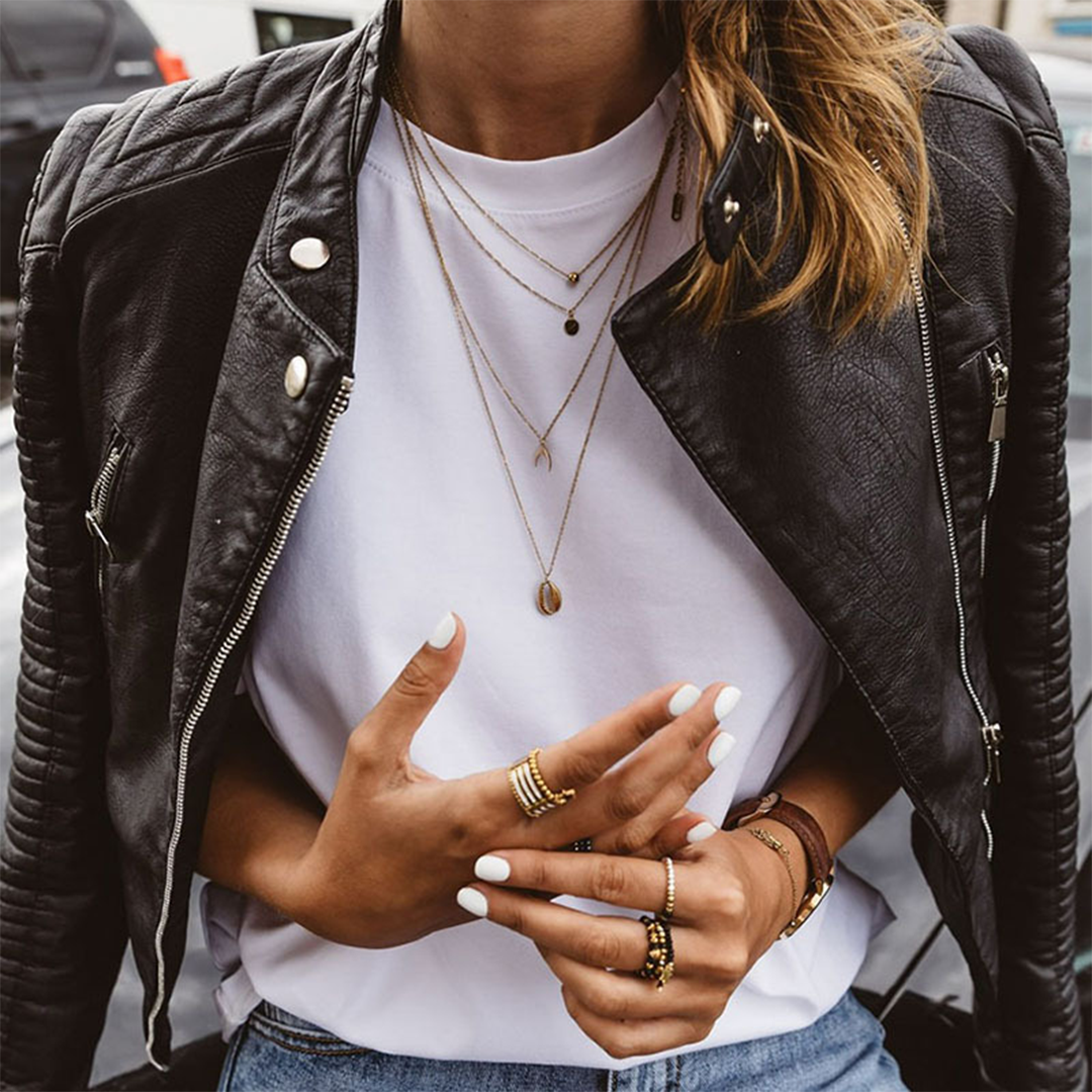 Jacke Damen schwarz mit Reißverschluss und Nietendetails