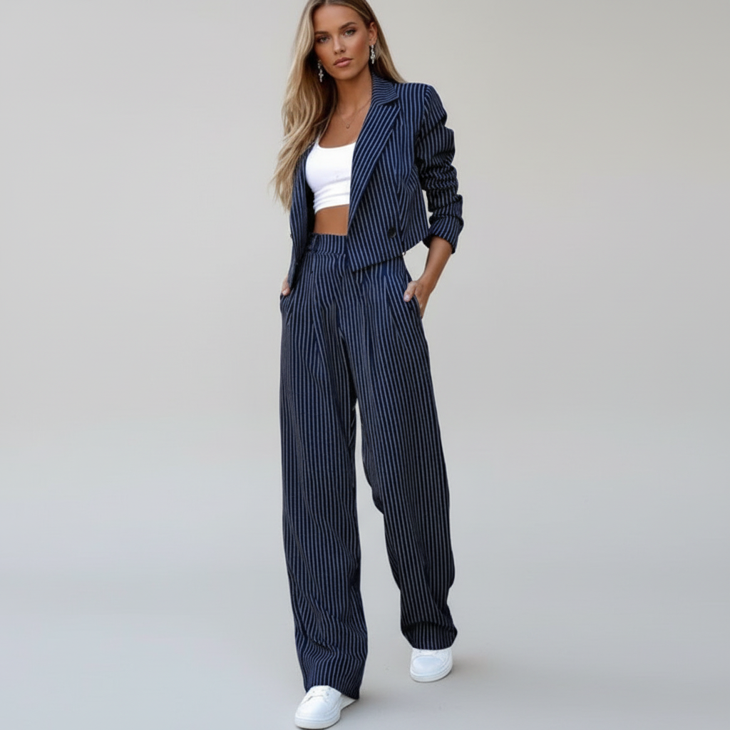 Anzug Damen blau gestreift mit weitem Bein und kurzem Blazer