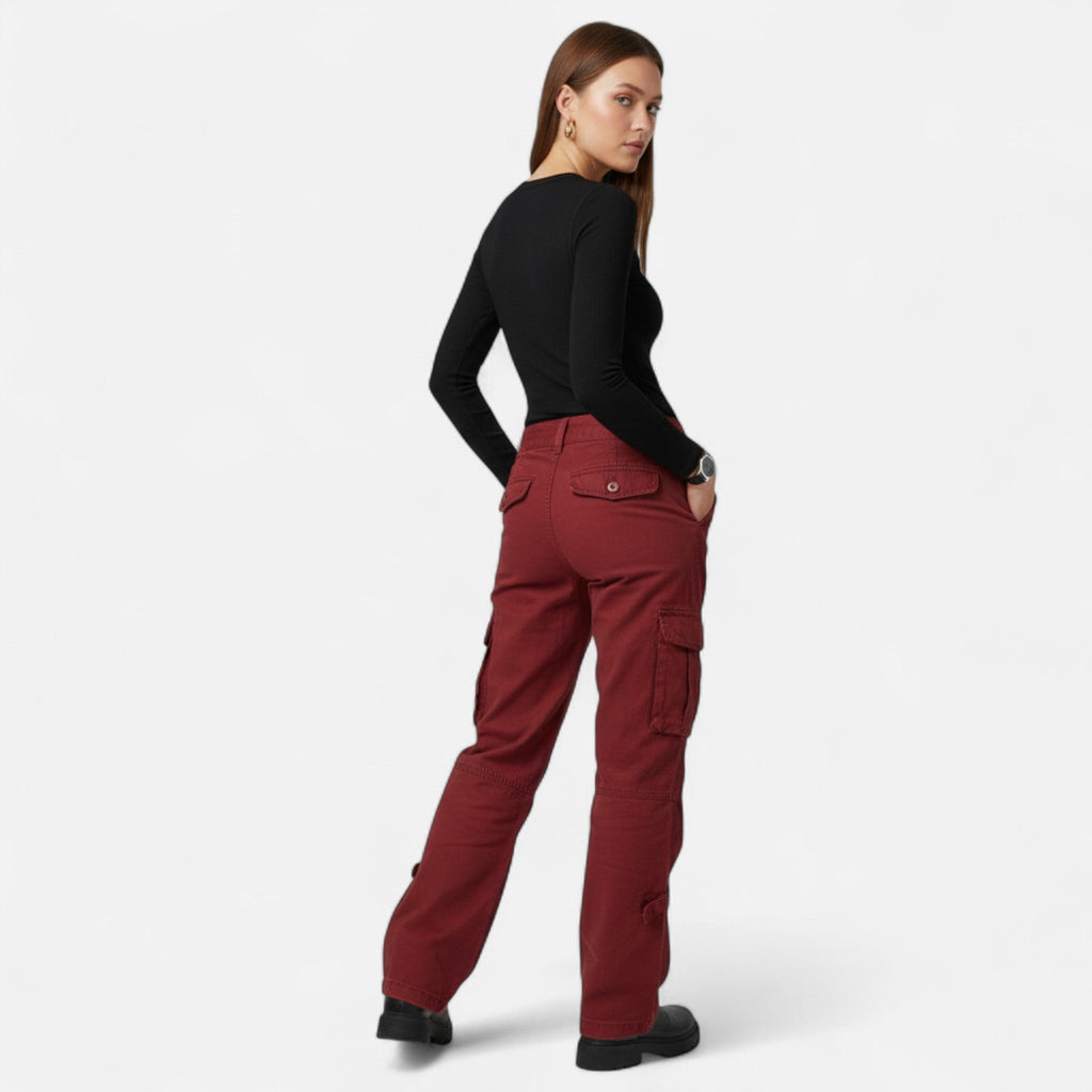 Cargohose Damen rot weit geschnitten mit aufgesetzten Taschen