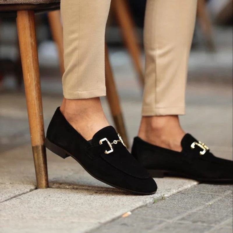 Loafer Herren schwarz mit goldener Schnalle und schmaler Form