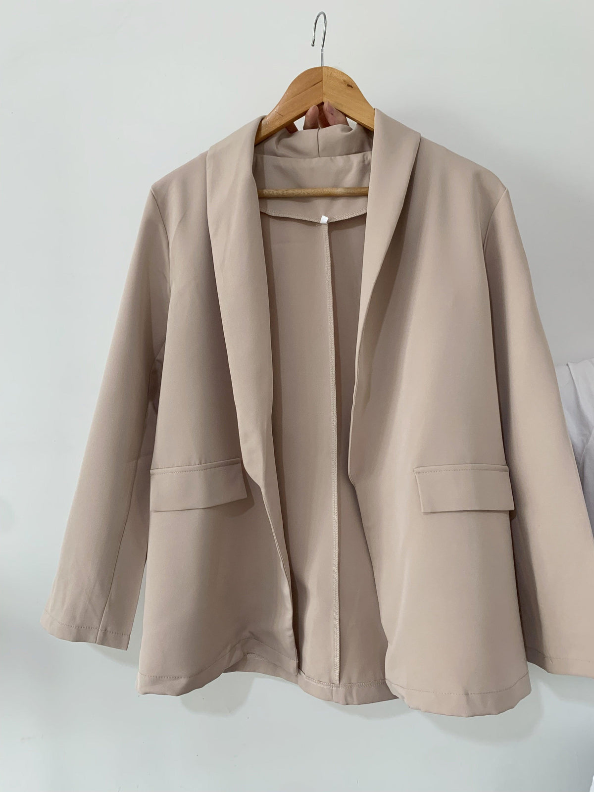 Blazer Damen schwarz schmal geschnitten mit Reverskragen