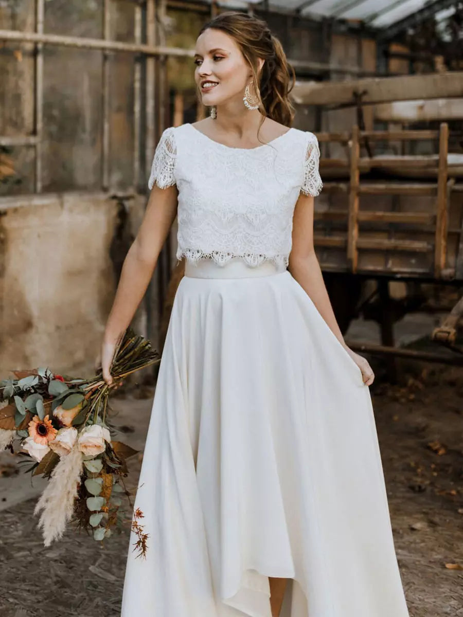 Kleid Damen weiß kurzärmlig mit unregelmäßigem Saum