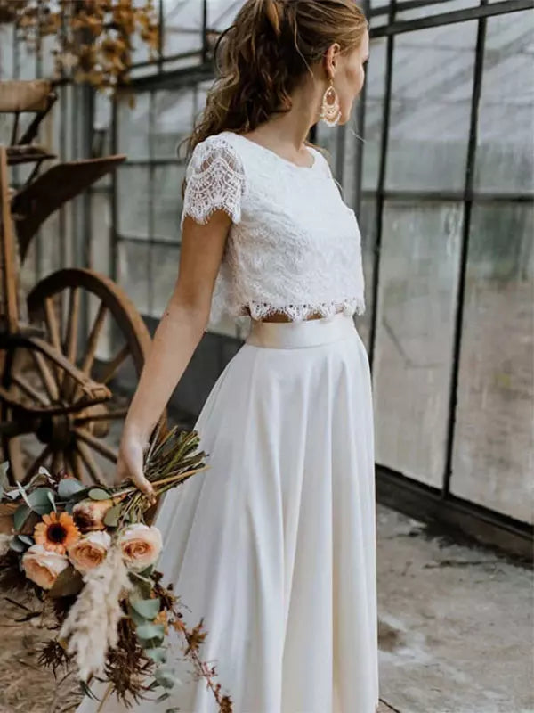 Kleid Damen weiß kurzärmlig mit unregelmäßigem Saum