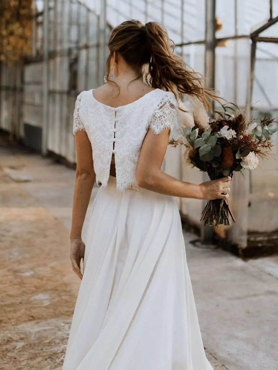 Kleid Damen weiß kurzärmlig mit unregelmäßigem Saum